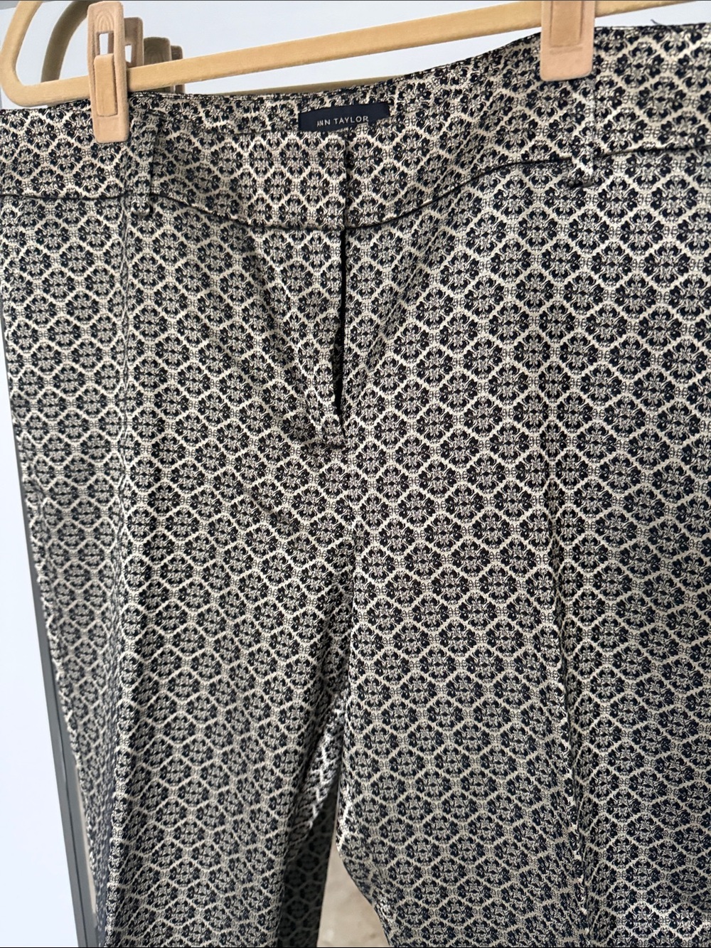 Ann Taylor Black and beige/gold Geometric Dress Pants